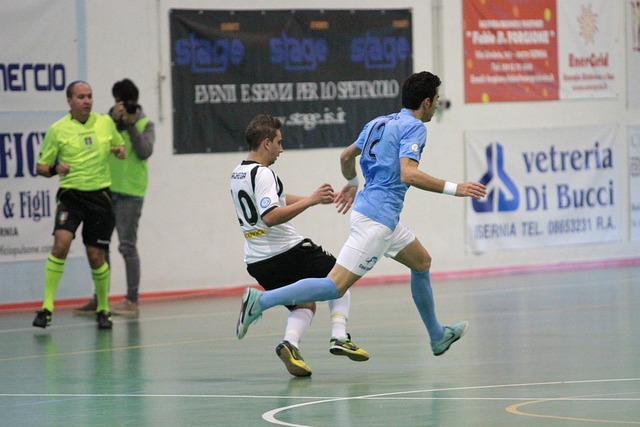 本文將從比 本文將從比